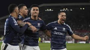 攻和顽强的 攻和顽强的